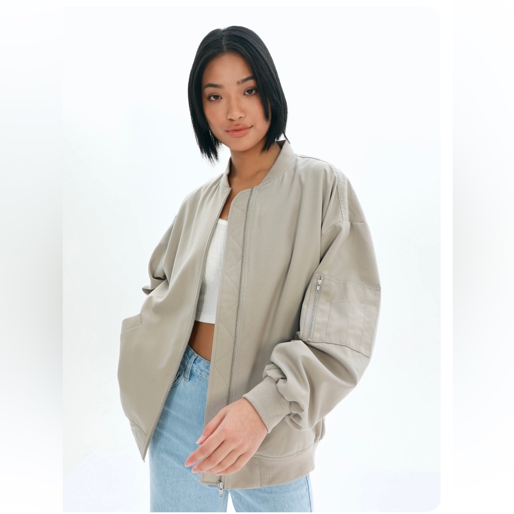 Oversized bomber jacket from Glassons. Size small
